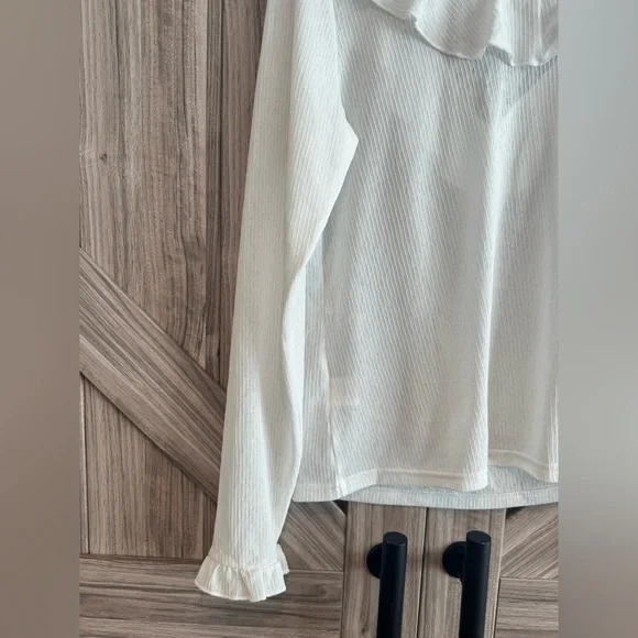 NWOT White Lace Ruffle Top - Picture 8 of 9